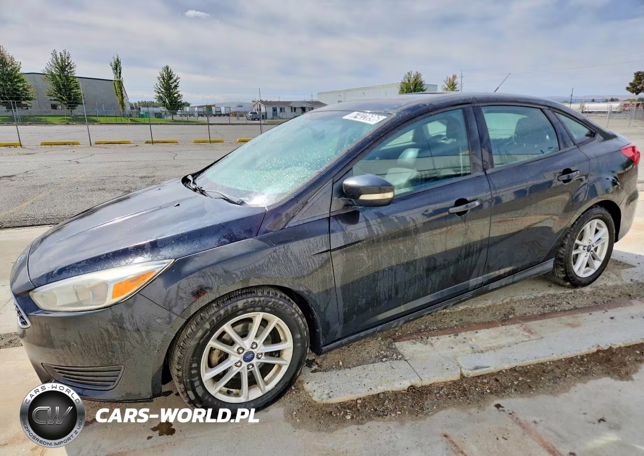 2015 Ford Focus Se VIN:1FADP3F24FL307742 - 1