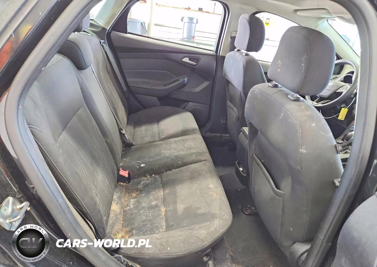 2015 Ford Focus Se VIN:1FADP3F24FL307742 - 10