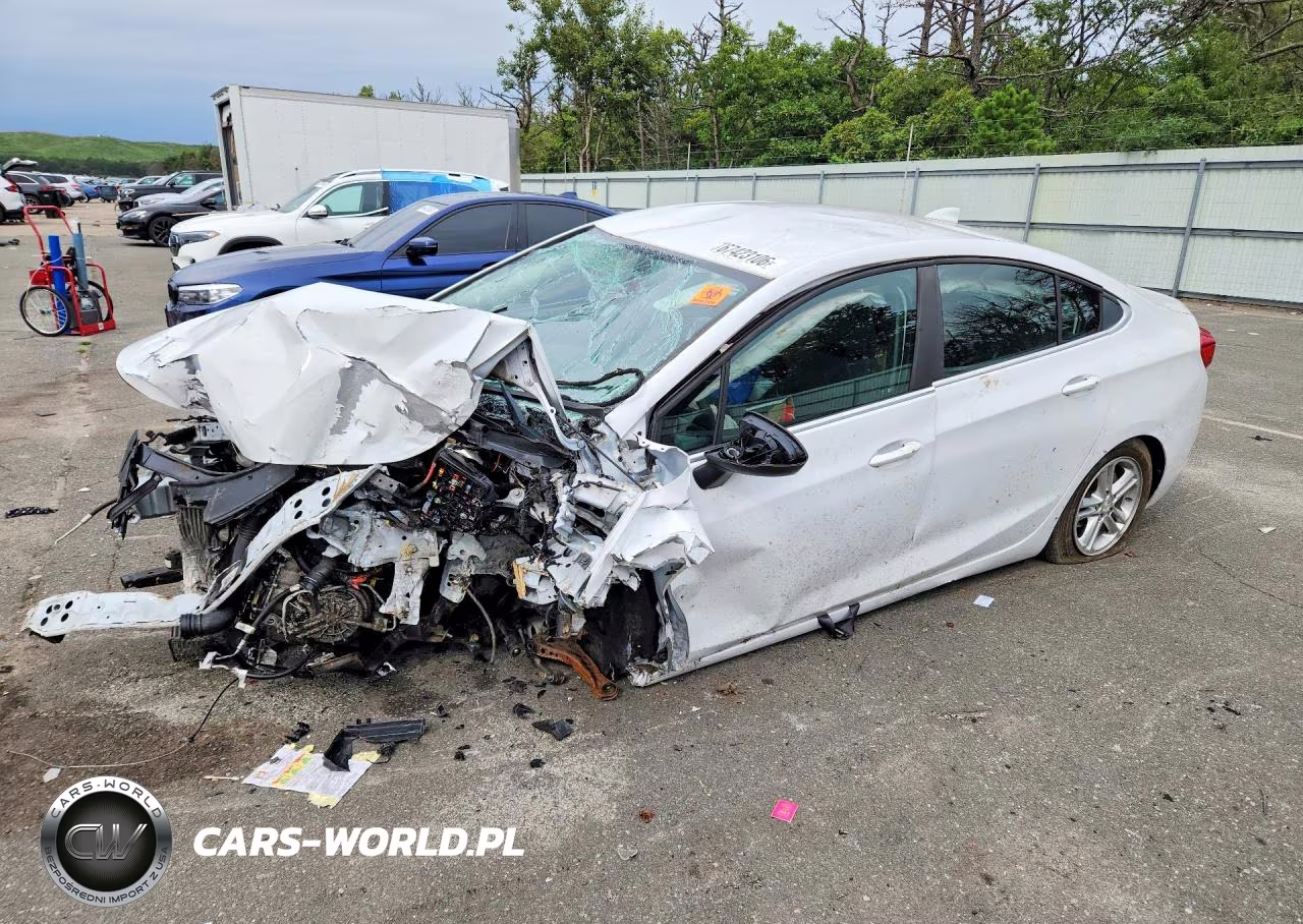2017 Chevrolet Cruze Lt VIN:1G1BE5SMXH7281632 - 1