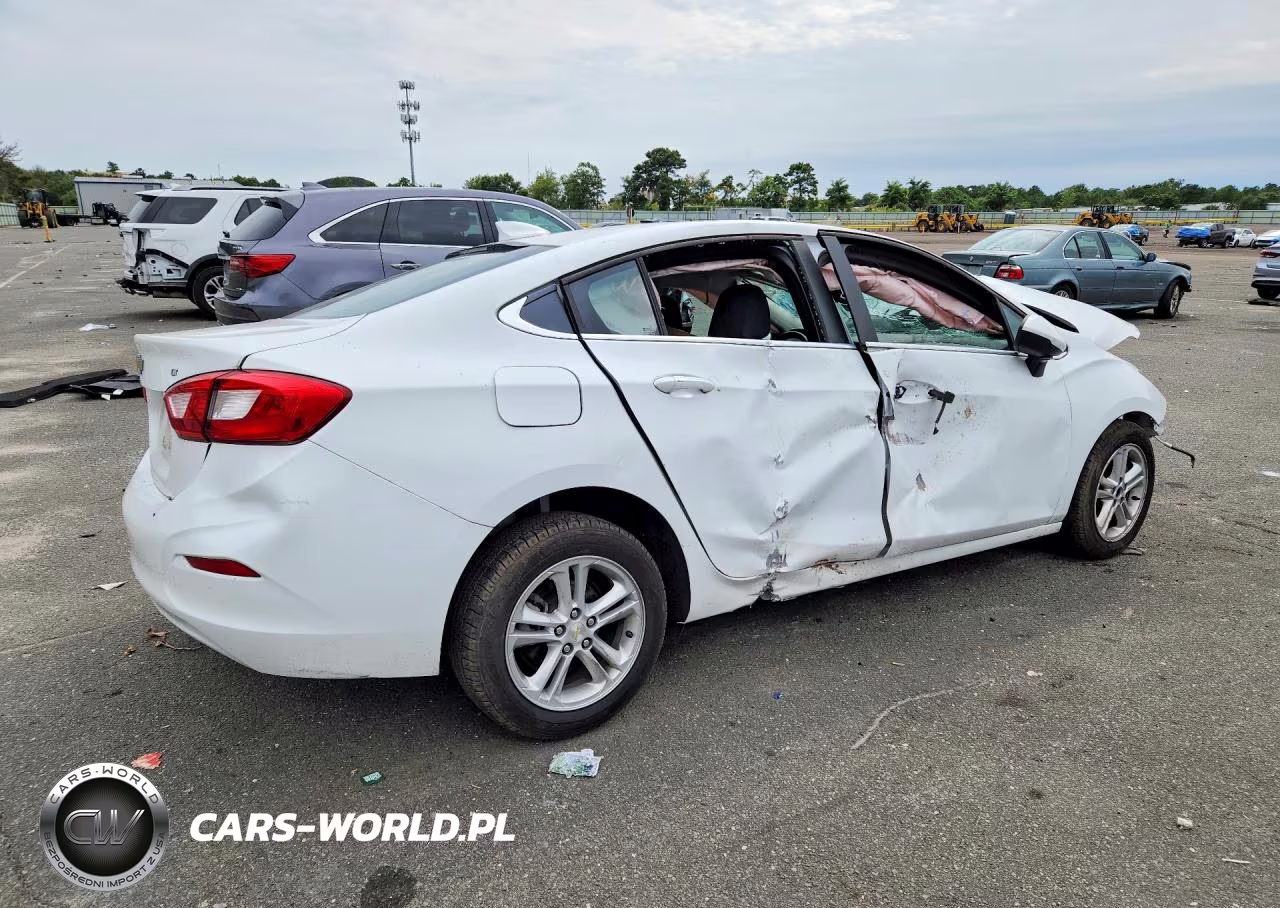 2017 Chevrolet Cruze Lt VIN:1G1BE5SMXH7281632 - 3