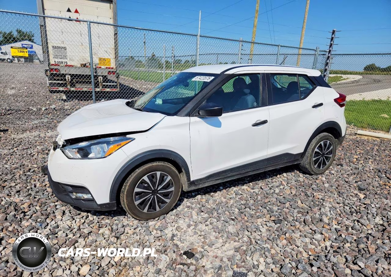 2019 Nissan Kicks S VIN:3N1CP5CU4KL559385 - 1