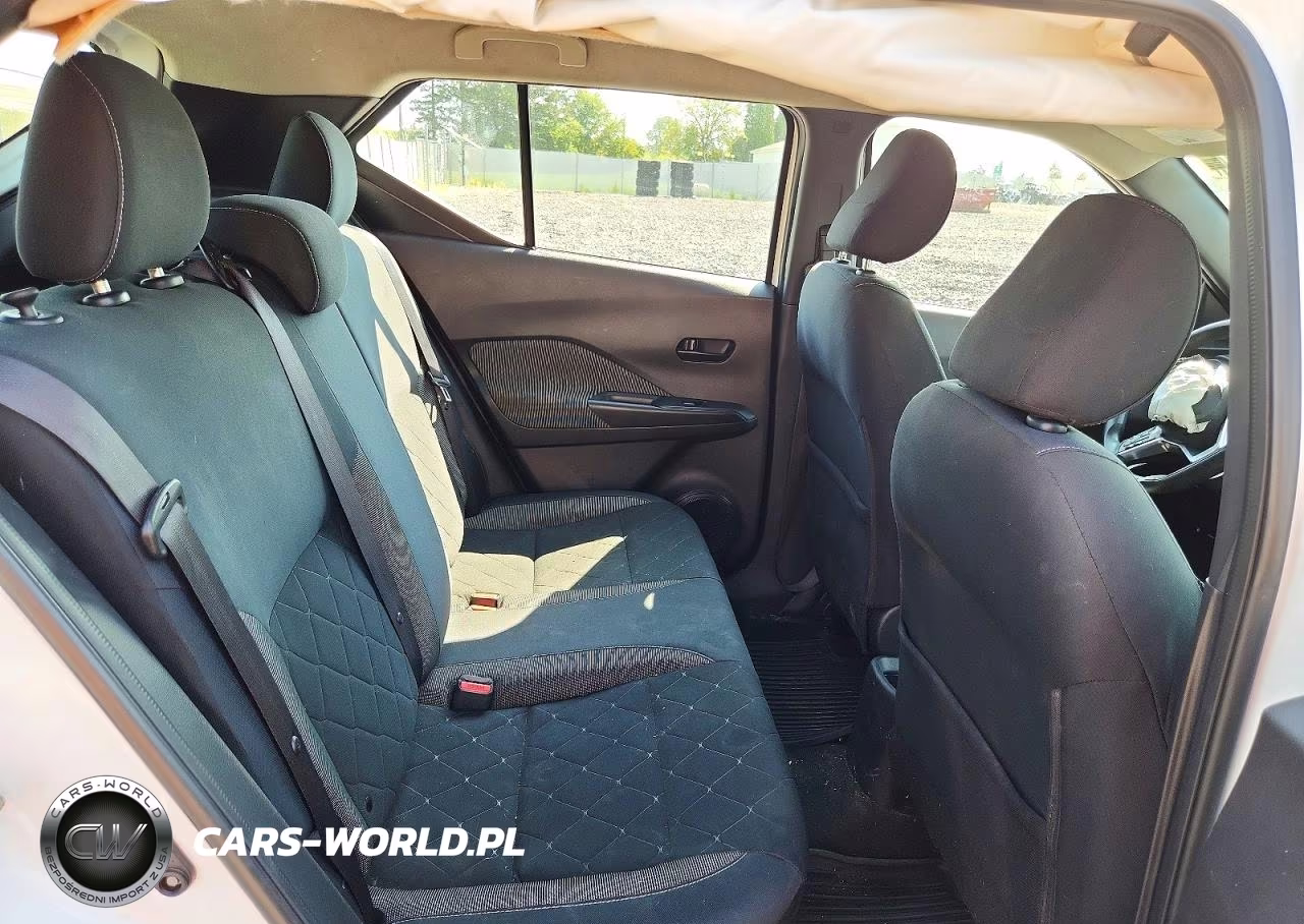 2019 Nissan Kicks S VIN:3N1CP5CU4KL559385 - 10