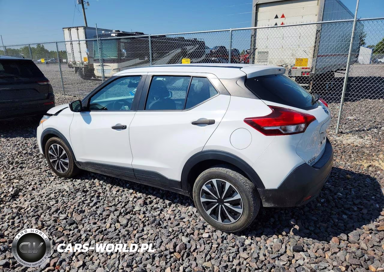 2019 Nissan Kicks S VIN:3N1CP5CU4KL559385 - 2