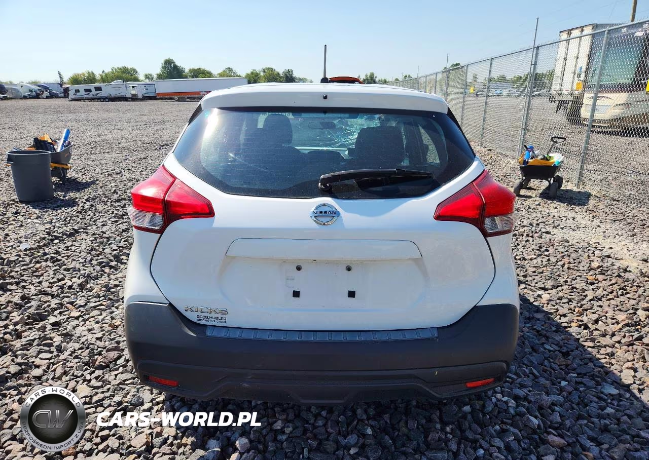 2019 Nissan Kicks S VIN:3N1CP5CU4KL559385 - 6