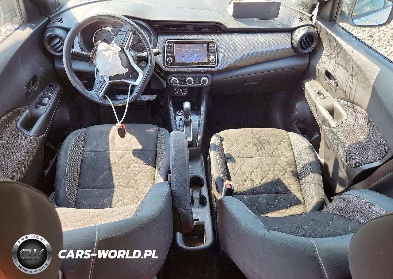 2019 Nissan Kicks S VIN:3N1CP5CU4KL559385 - 8