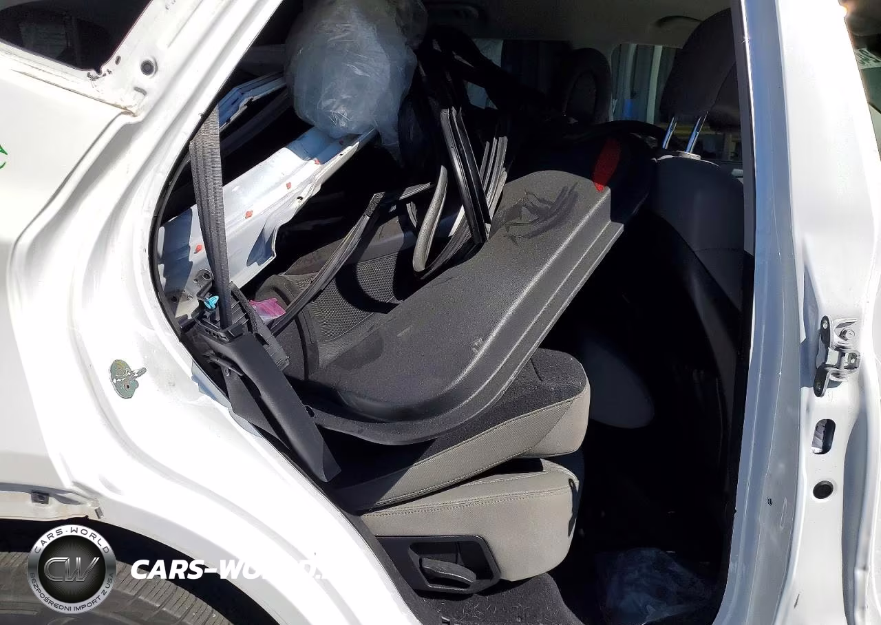 2017 Hyundai Santa Fe Sport 2.4L VIN:5XYZT3LB1HG419364 - 10