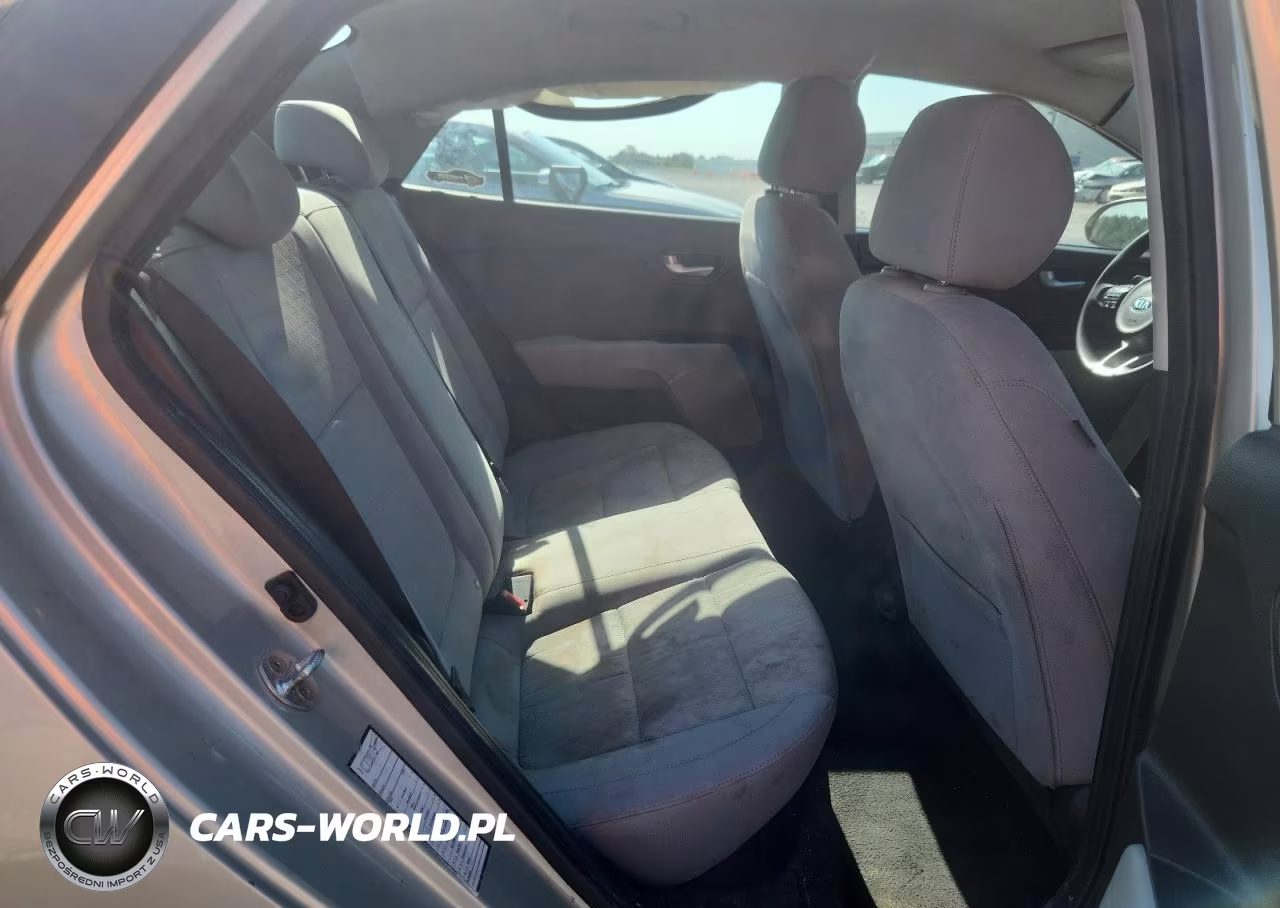 2018 Kia Rio S VIN:3KPA24AB8JE059022 - 10