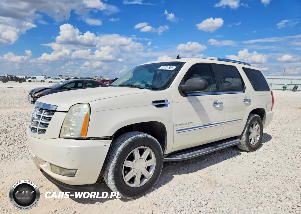 2008 Cadillac Escalade Luxury VIN:1GYEC638X8R236741 - 1