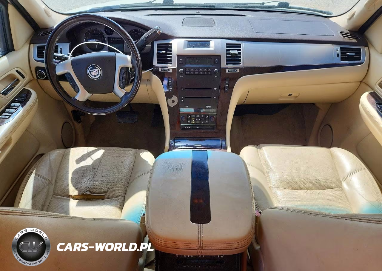 2008 Cadillac Escalade Luxury VIN:1GYEC638X8R236741 - 8