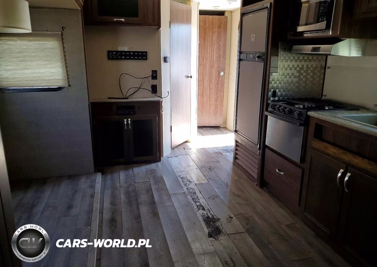 2018 Keystone Rv Coleman VIN:4YDT25128JM934404 - 5