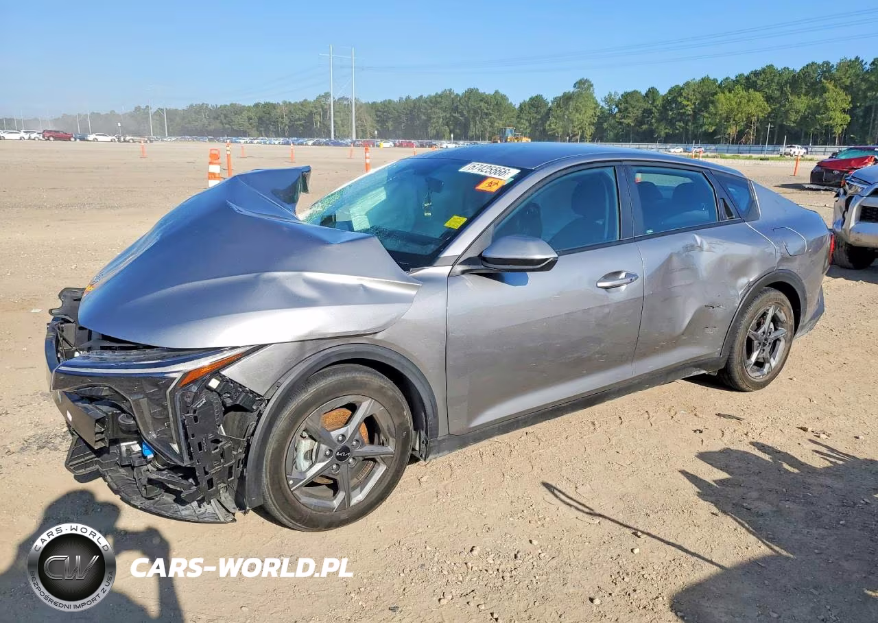 2025 Kia K4 Lxs VIN:3KPFT4DE8SE049648 - 1