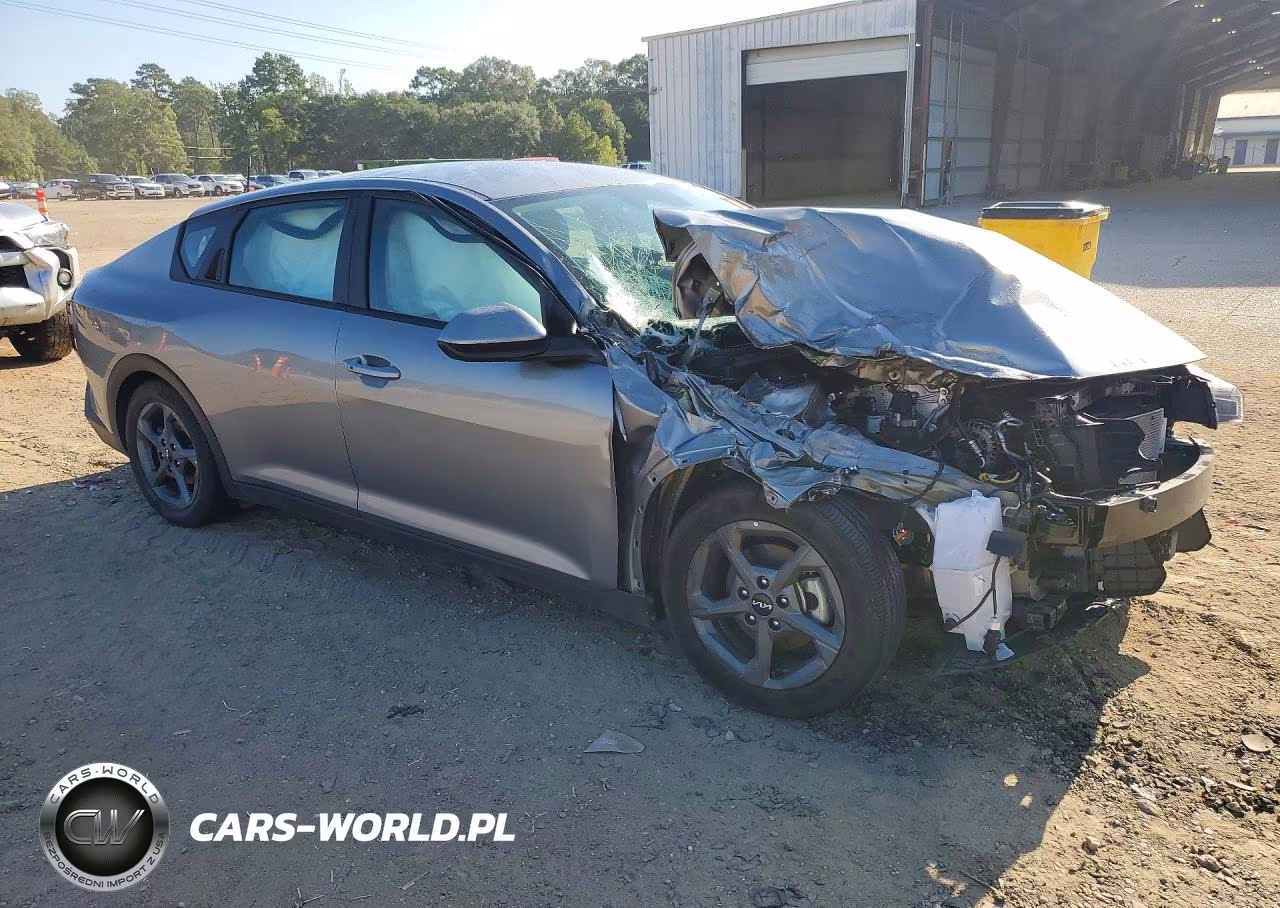 2025 Kia K4 Lxs VIN:3KPFT4DE8SE049648 - 4