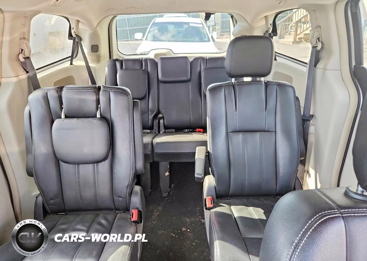 2016 Chrysler Town & Country Touring VIN:2C4RC1BG0GR246299 - 10