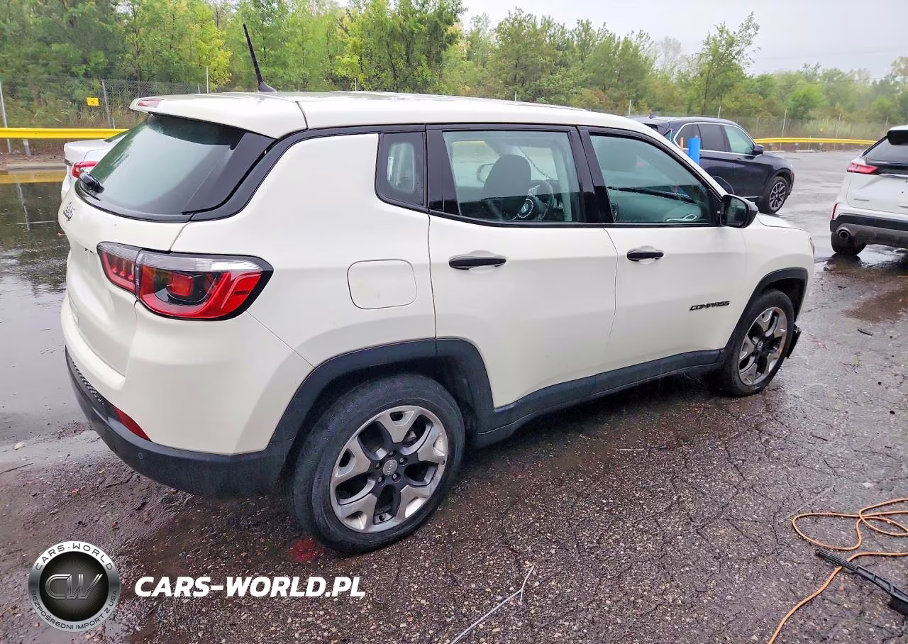 2018 Jeep Compass Sport VIN:3C4NJCAB3JT263379 - 3