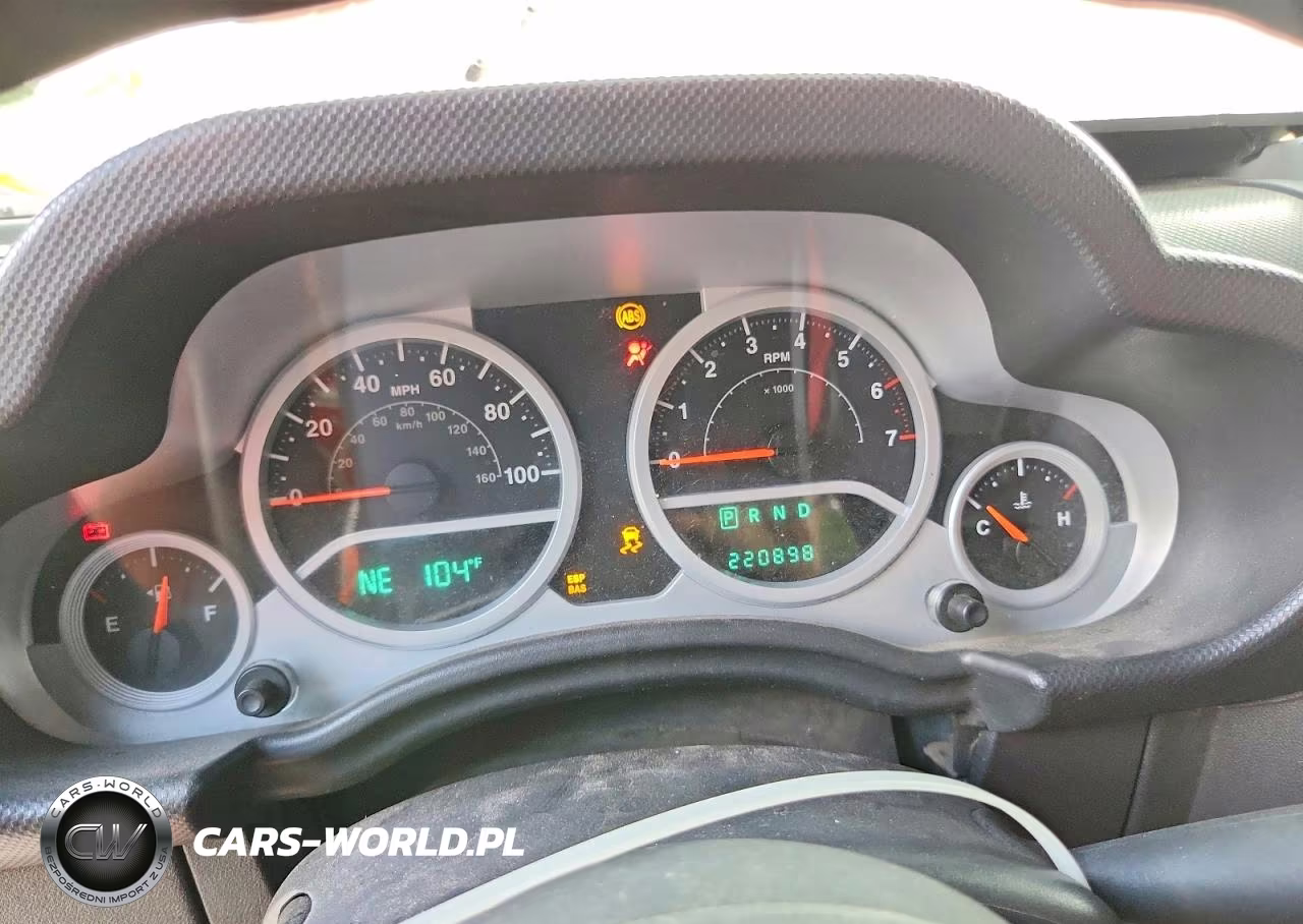 2007 Jeep Wrangler Sahara VIN:1J4GB59197L199313 - 9