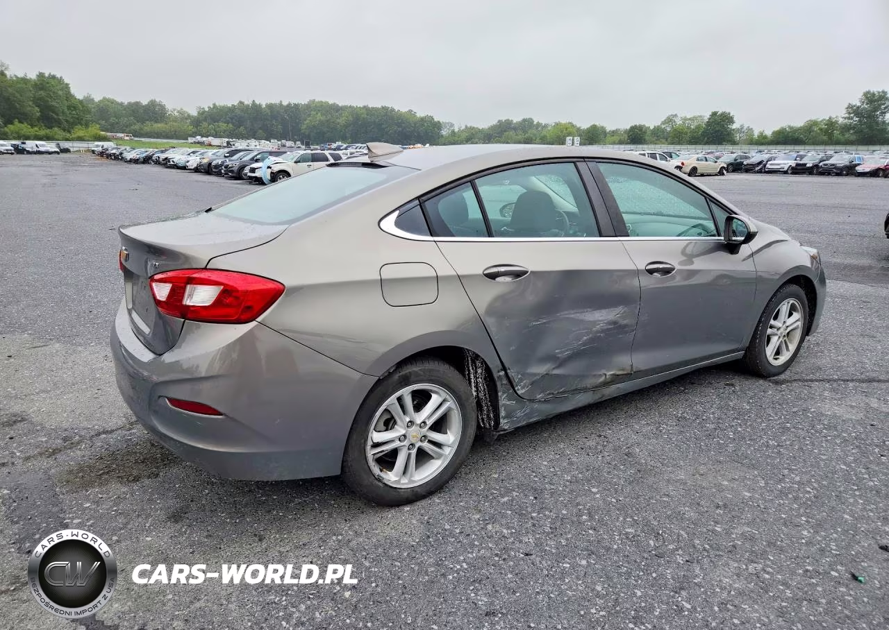 2017 Chevrolet Cruze Lt VIN:1G1BE5SM5H7190798 - 3