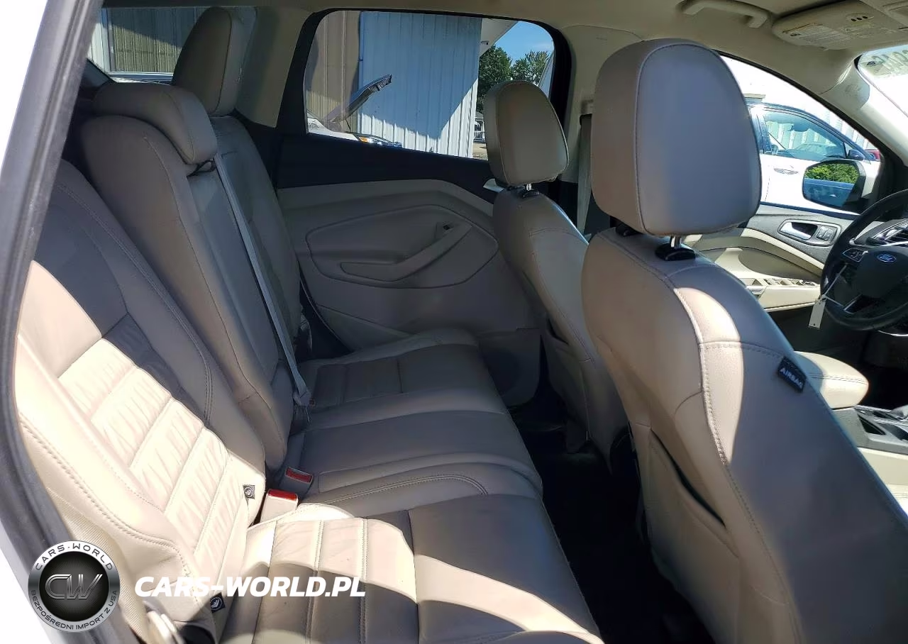 2017 Ford Escape Titanium VIN:1FMCU9J97HUE18414 - 11