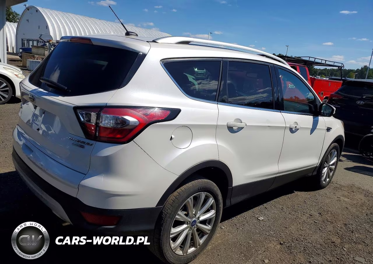 2017 Ford Escape Titanium VIN:1FMCU9J97HUE18414 - 3
