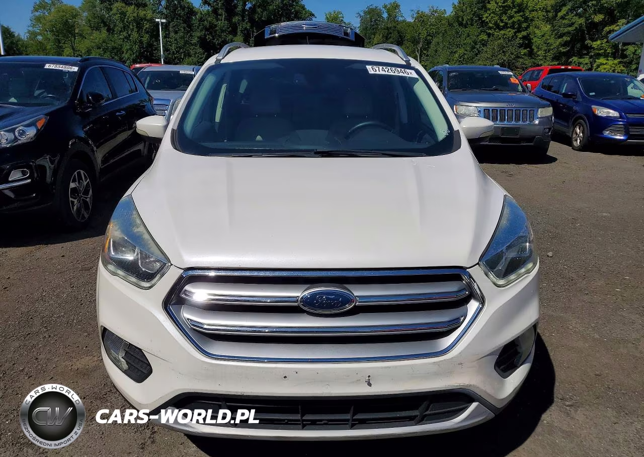2017 Ford Escape Titanium VIN:1FMCU9J97HUE18414 - 5