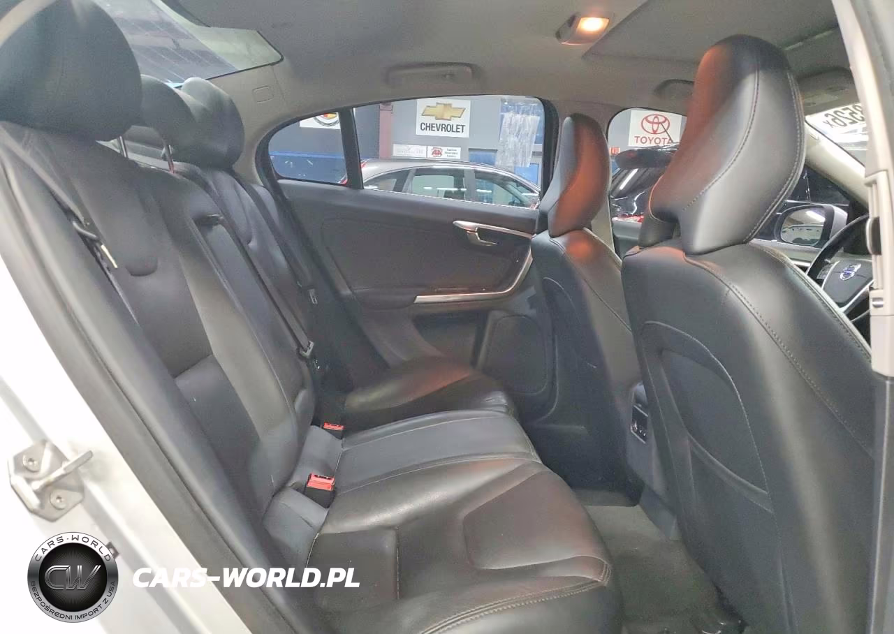 2015 Volvo S60 Platinum VIN:YV1612TM3F2355849 - 10
