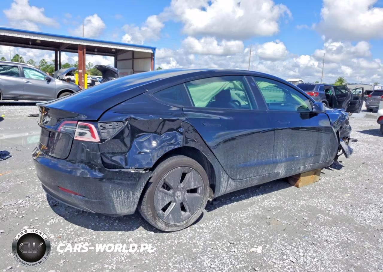 2023 Tesla Model 3 VIN:5YJ3E1EAXPF426151 - 3