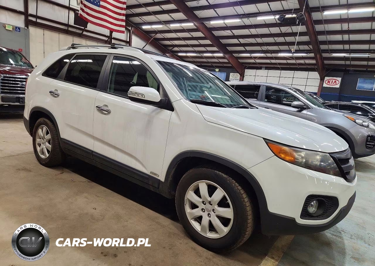 2013 Kia Sorento Lx VIN:5XYKTDA22DG325594 - 4