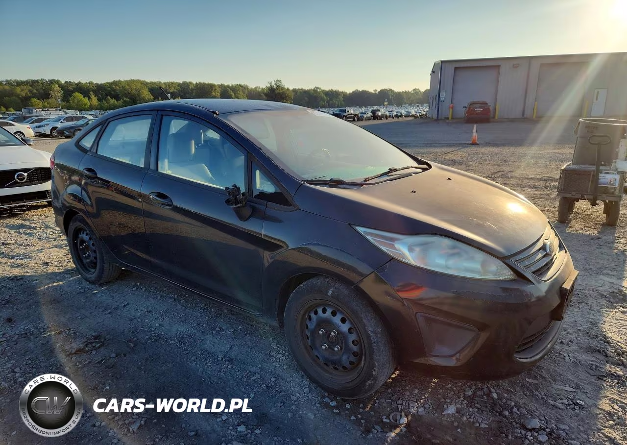 2013 Ford Fiesta S VIN:3FADP4AJXDM191639 - 4