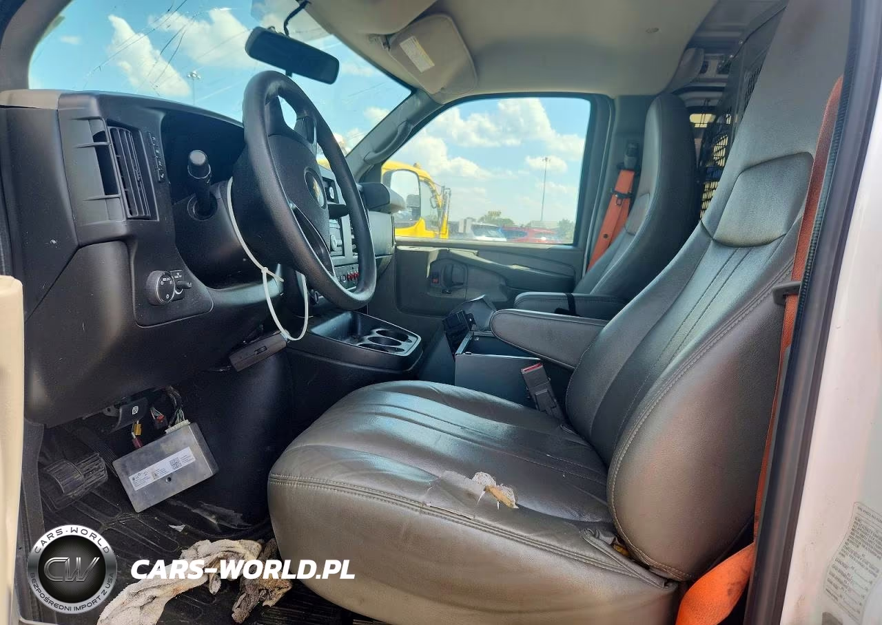 2015 Chevrolet Express G2500 VIN:1GCWGFCF5F1129850 - 7