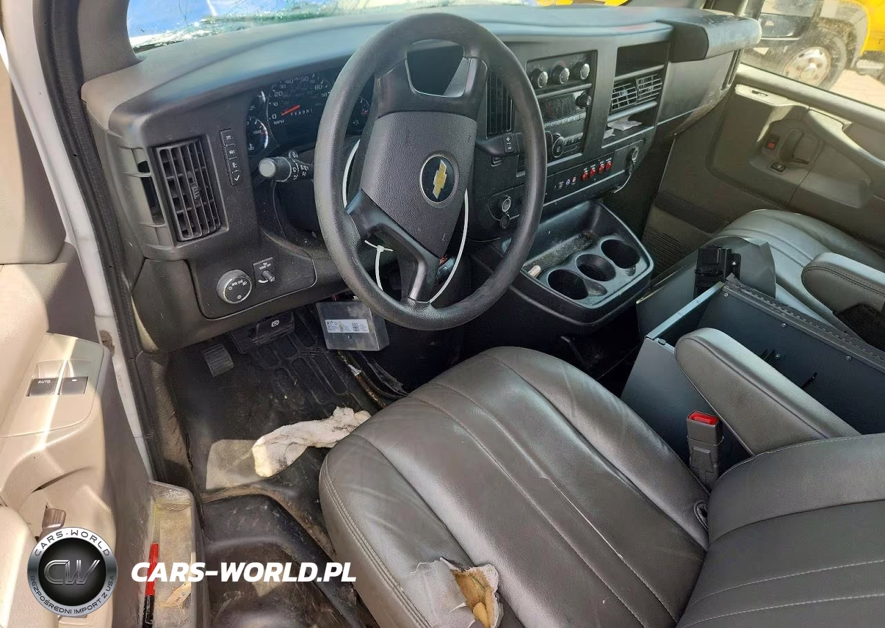 2015 Chevrolet Express G2500 VIN:1GCWGFCF5F1129850 - 8