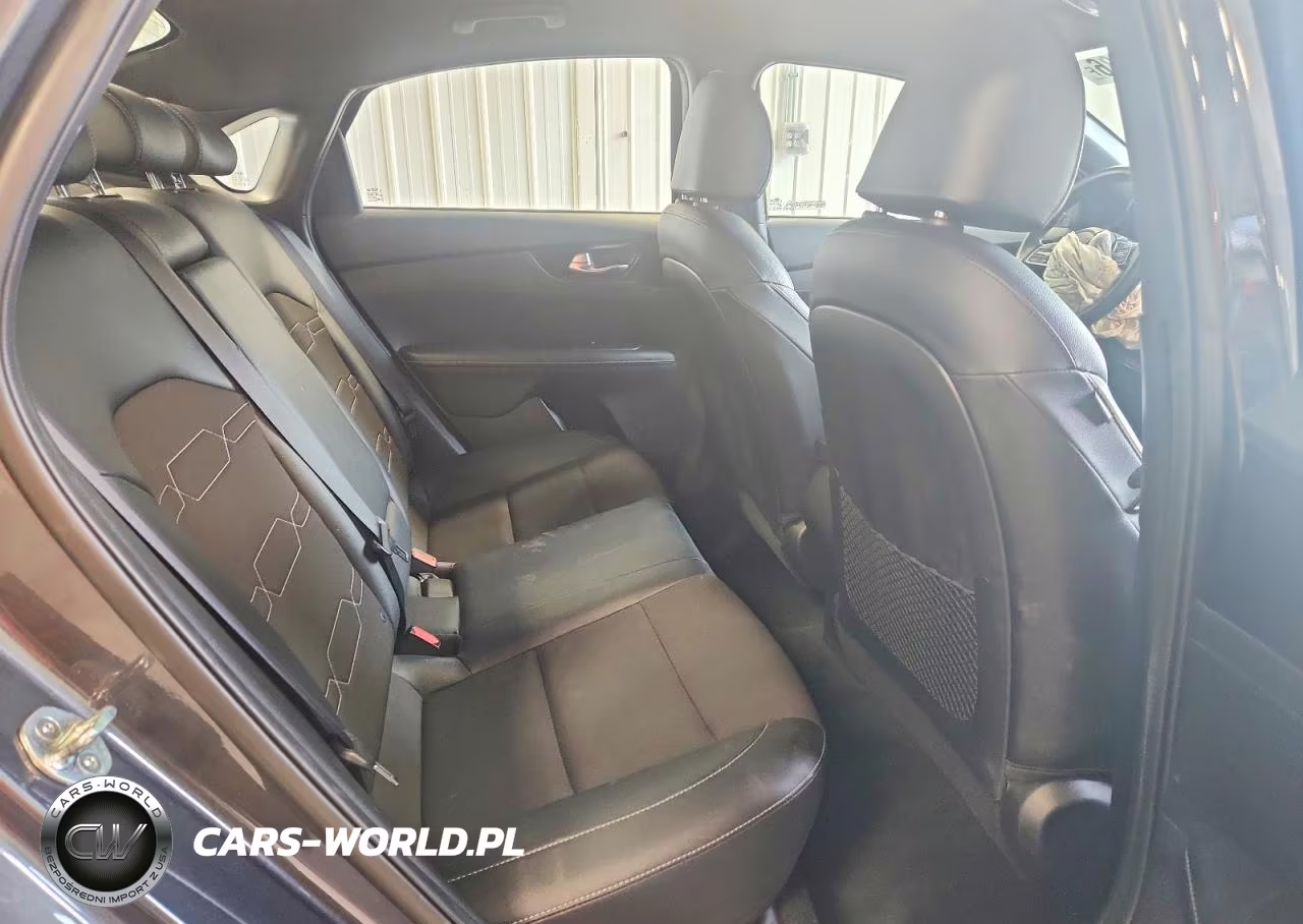 2021 Kia Forte Gt Line VIN:3KPF34AD4ME275989 - 10