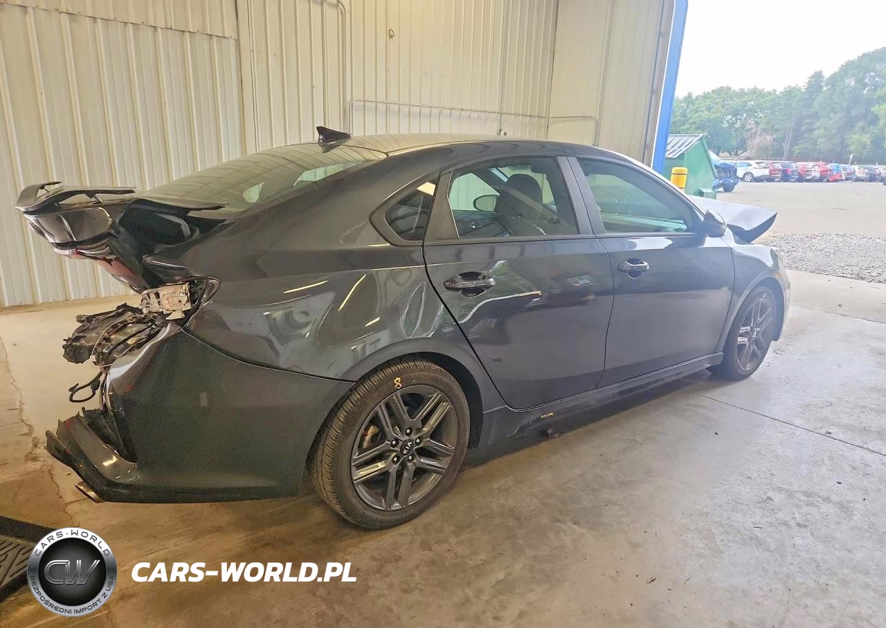 2021 Kia Forte Gt Line VIN:3KPF34AD4ME275989 - 3