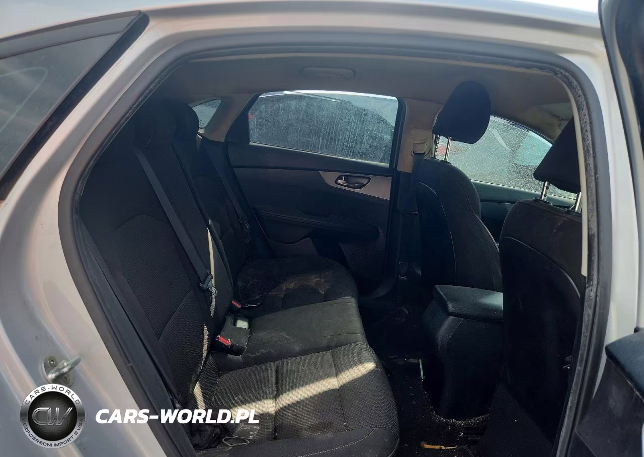 2020 Kia Forte Lxs VIN:3KPF24AD0LE211787 - 10
