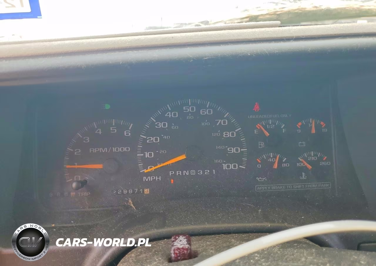 1998 Chevrolet Tahoe C1500 VIN:1GNEC13R3WR138091 - 9