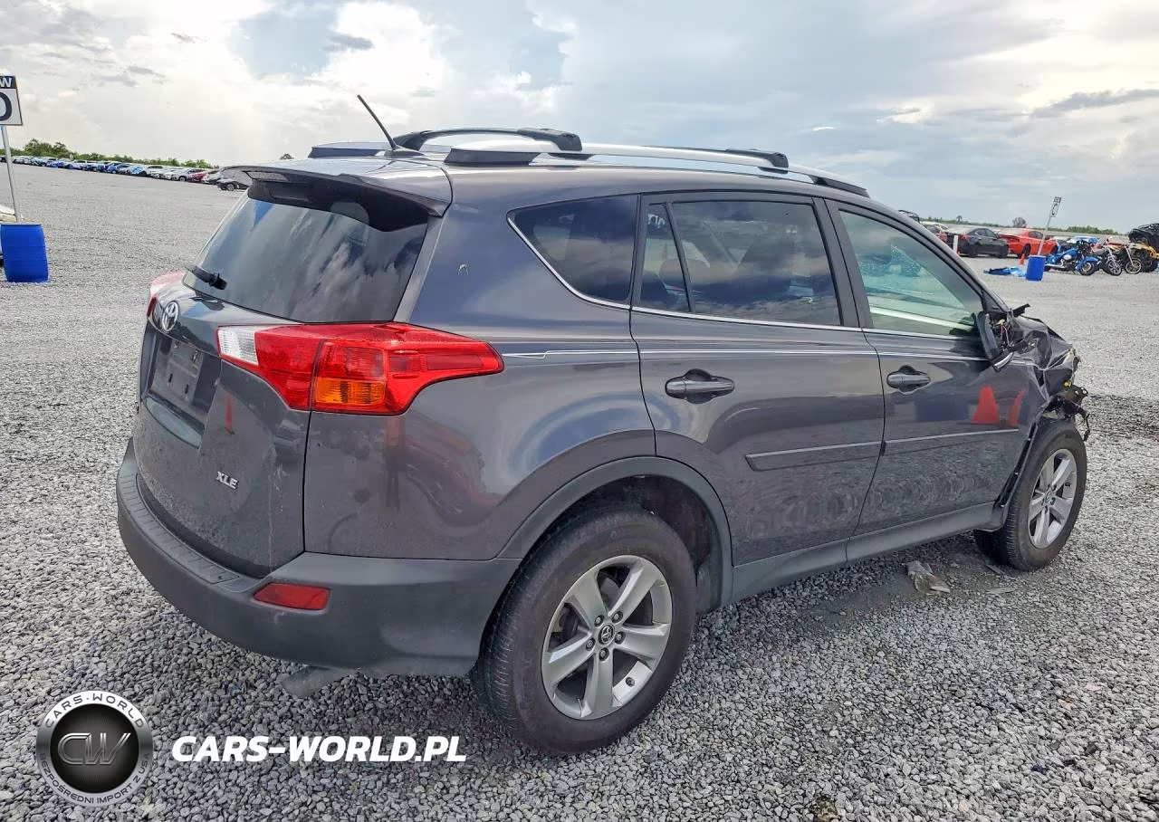 2015 Toyota Rav4 Xle VIN:2T3WFREVXFW134018 - 3