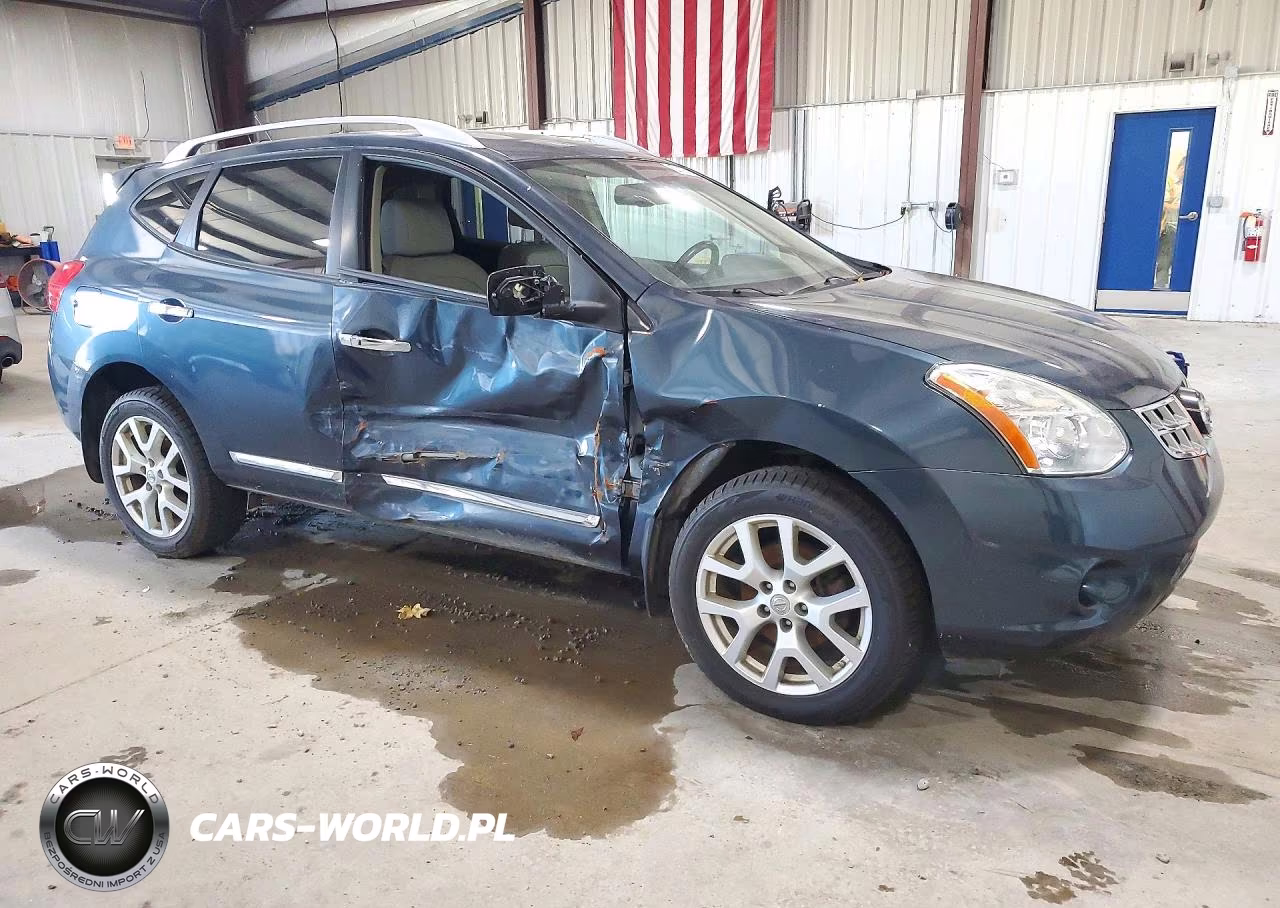 2013 Nissan Rogue S VIN:JN8AS5MV1DW641120 - 4