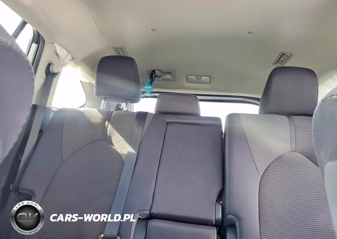 2021 Toyota Highlander Le VIN:5TDZZRAH8MS526014 - 10