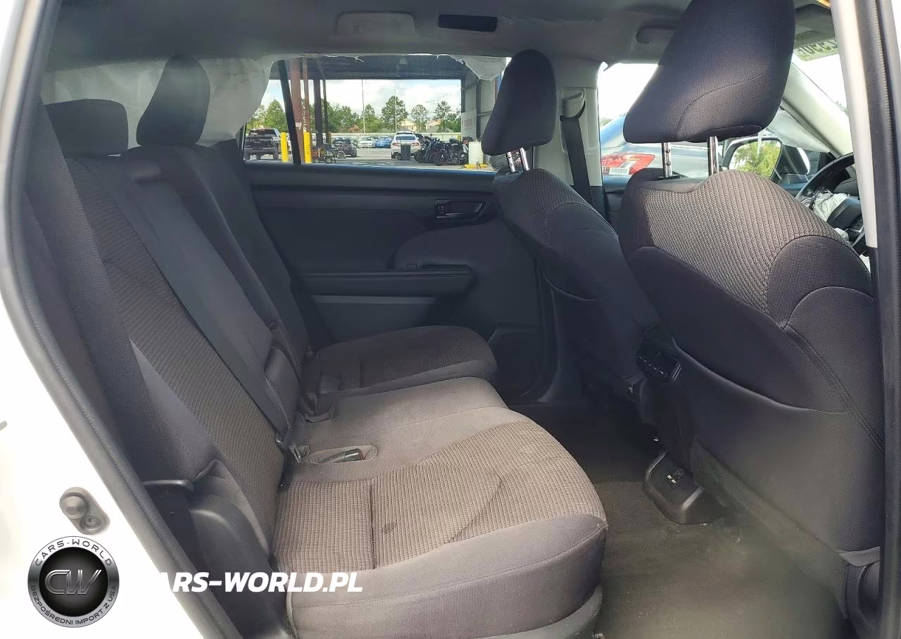 2021 Toyota Highlander Le VIN:5TDZZRAH8MS526014 - 11