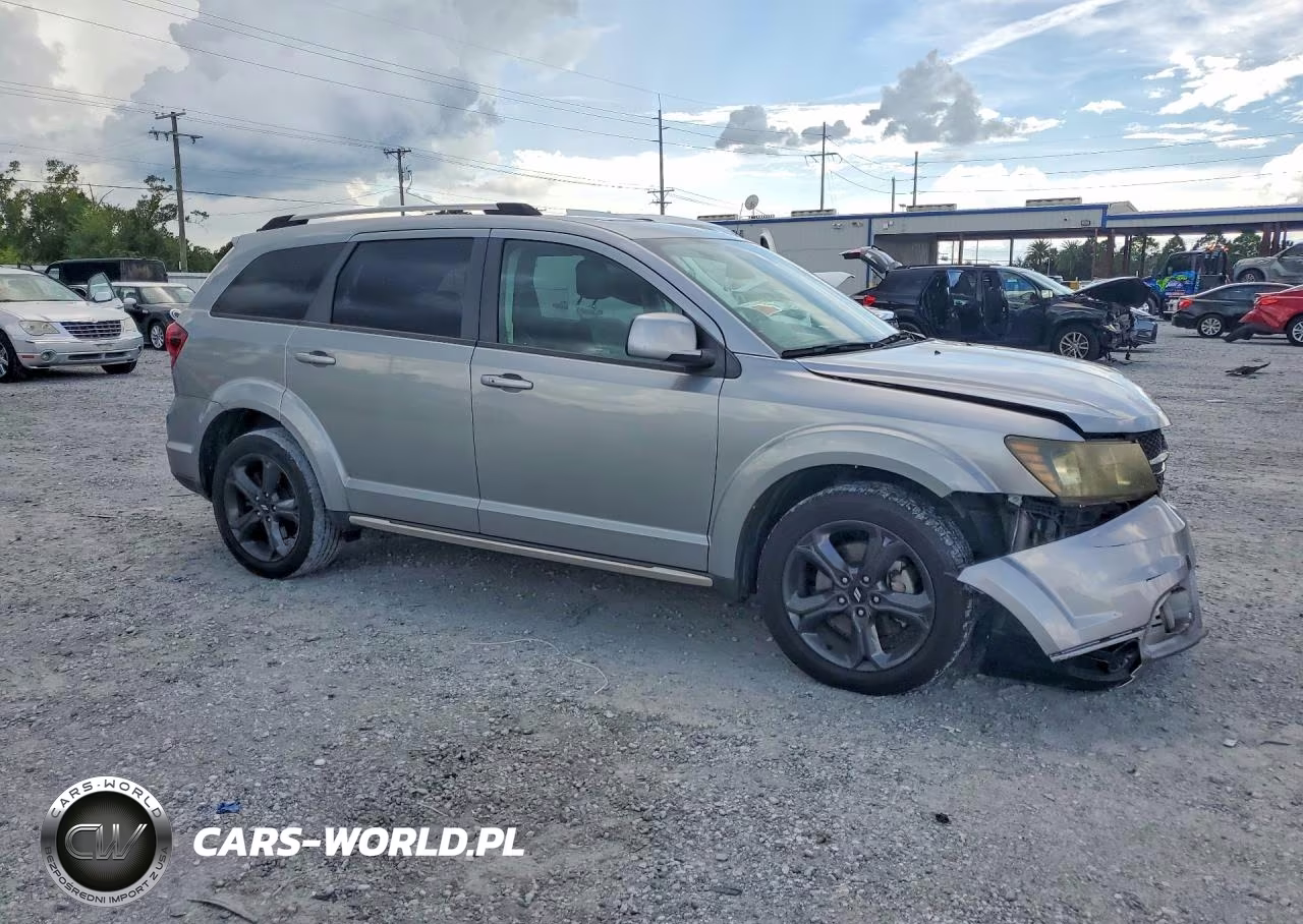 2020 Dodge Journey Crossroad VIN:3C4PDCGBXLT265754 - 4