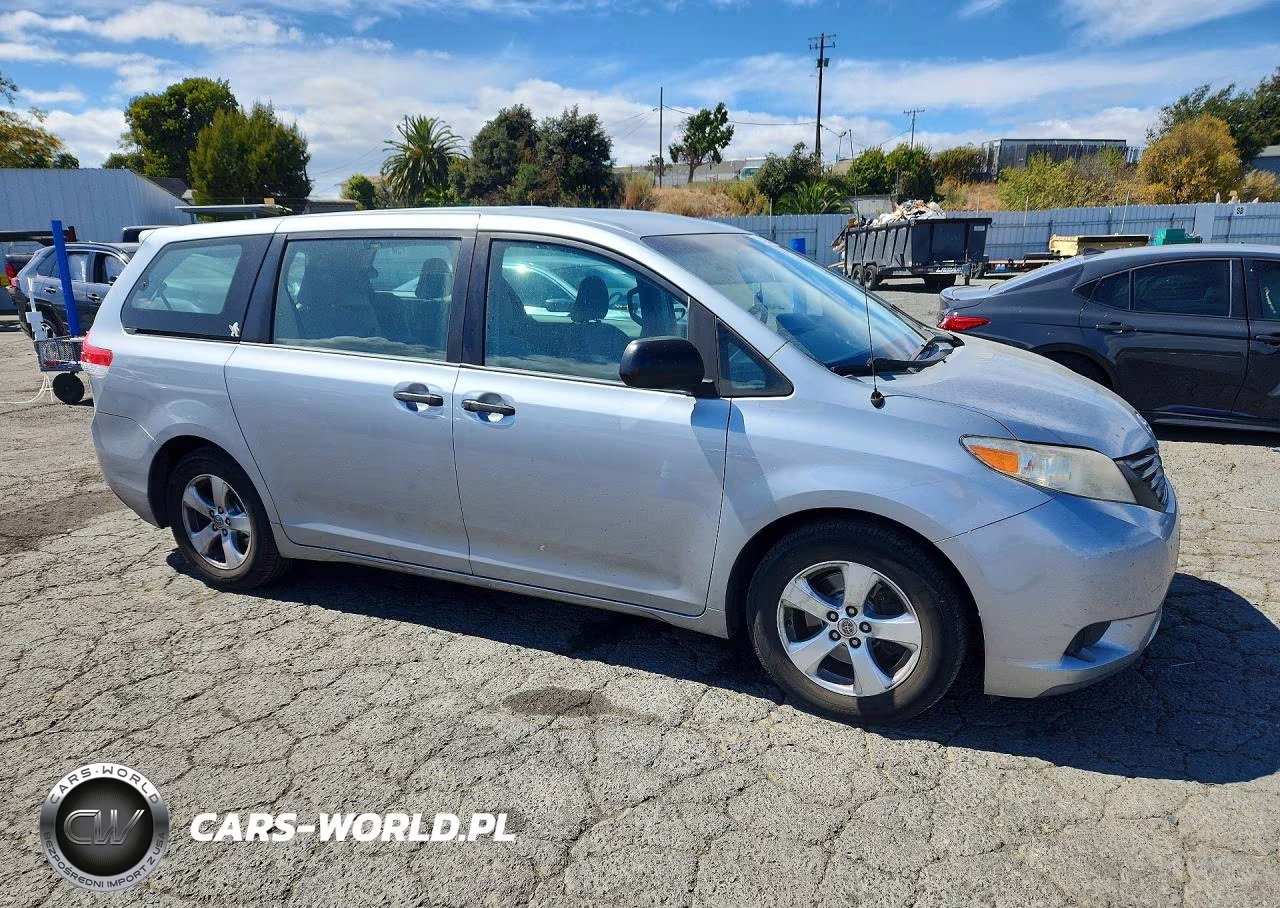 2014 Toyota Sienna L 7-Passenger VIN:5TDZK3DC5ES464249 - 4