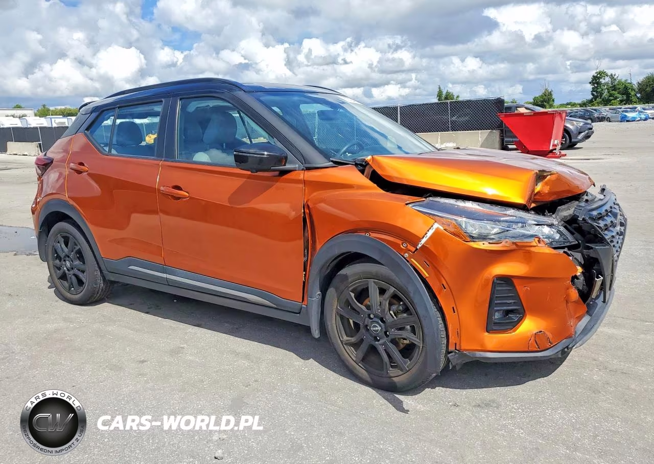 2022 Nissan Kicks Sr VIN:3N1CP5DV0NL502175 - 4