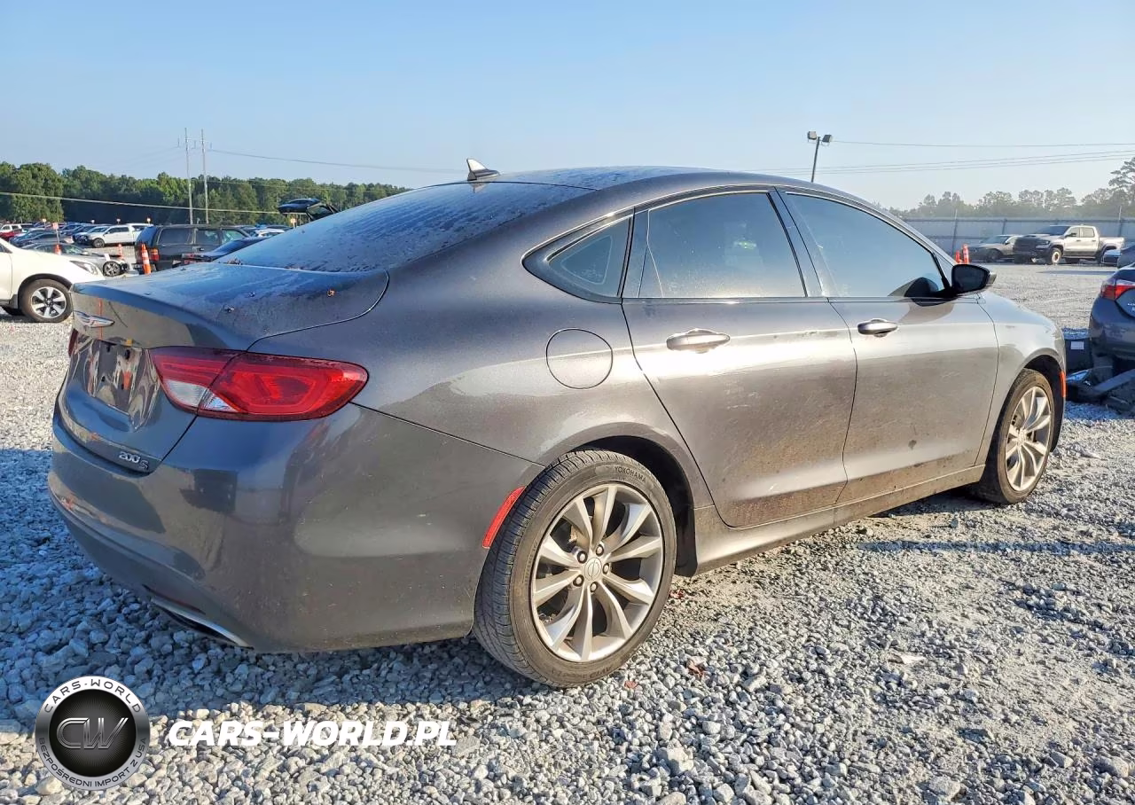2015 Chrysler 200 S VIN:1C3CCCDG2FN665124 - 3