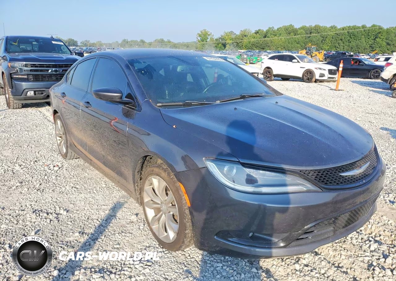 2015 Chrysler 200 S VIN:1C3CCCDG2FN665124 - 4