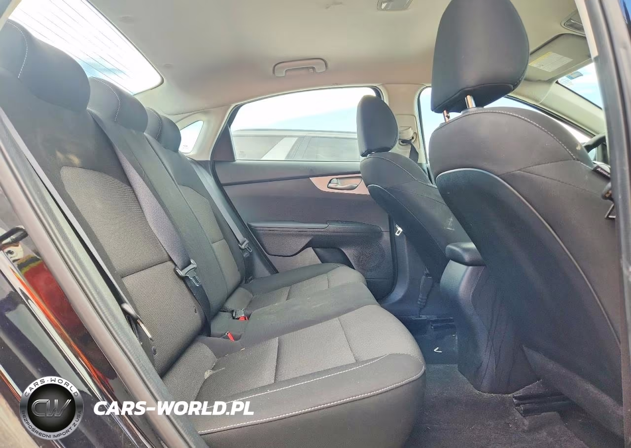 2023 Kia Forte Lxs VIN:3KPF24AD3PE655946 - 10