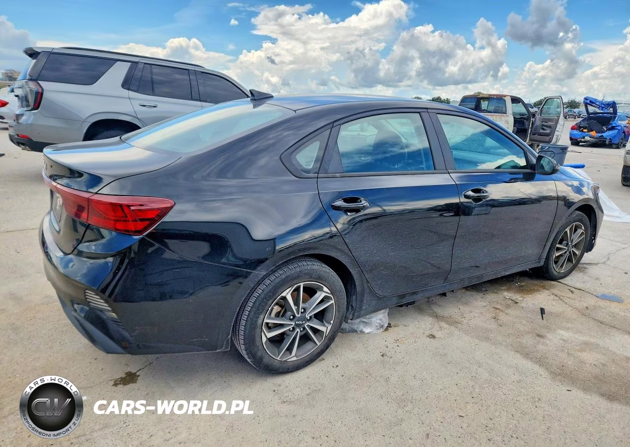 2023 Kia Forte Lxs VIN:3KPF24AD3PE655946 - 3