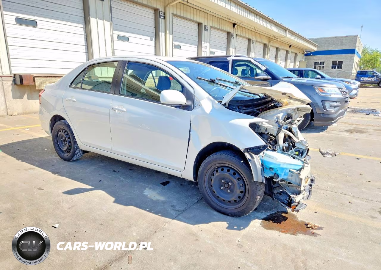 2010 Toyota Yaris Base VIN:JTDBT4K38A1372342 - 4