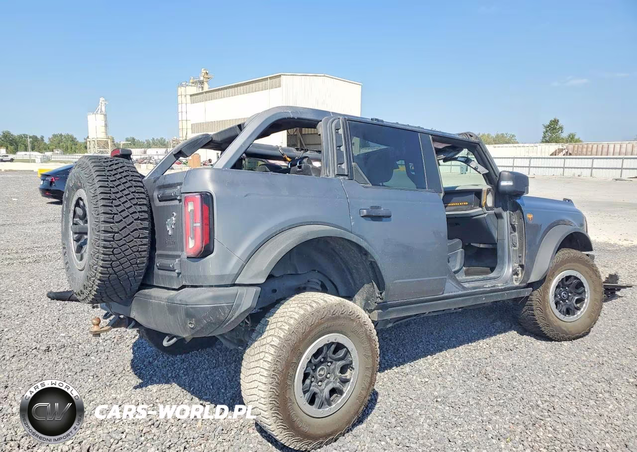 2021 Ford Bronco Base VIN:1FMEE5DP0MLA86423 - 3