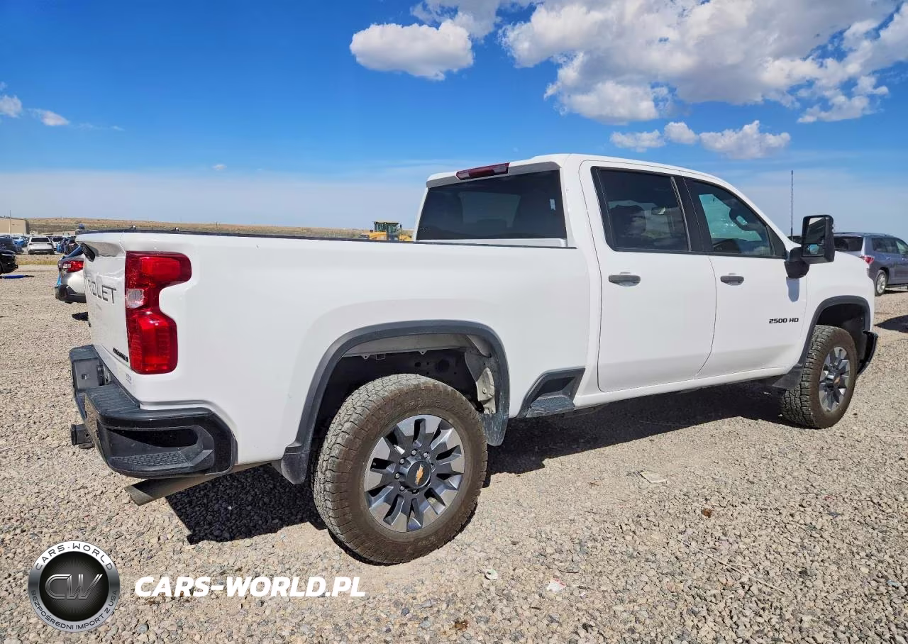 2024 Chevrolet Silverado K2500 Custom VIN:2GC4YME73R1103244 - 3