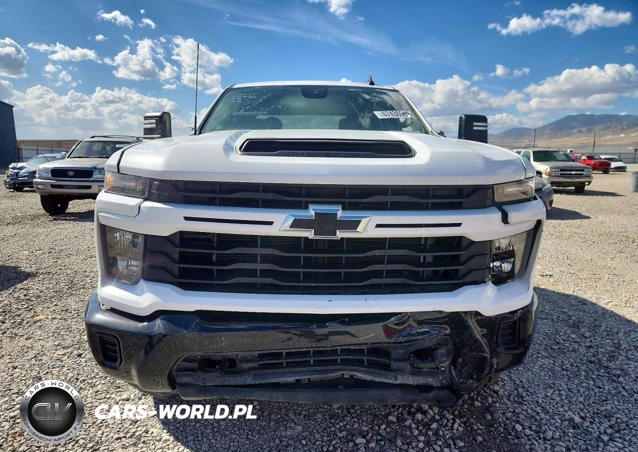 2024 Chevrolet Silverado K2500 Custom VIN:2GC4YME73R1103244 - 5