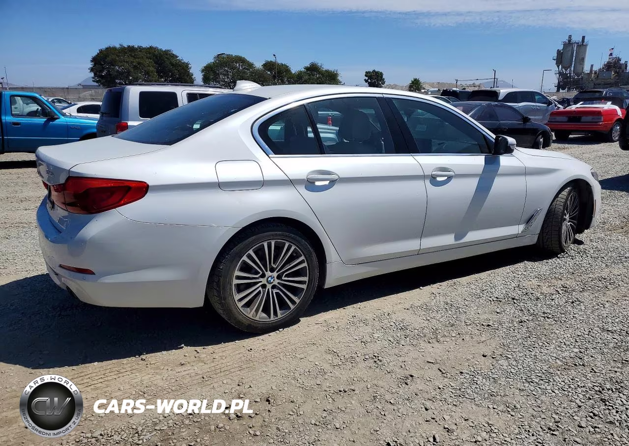 2019 BMW 530 I VIN:WBAJA5C59KWW18744 - 3