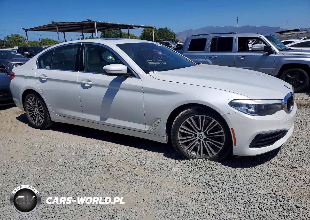 2019 BMW 530 I VIN:WBAJA5C59KWW18744 - 4